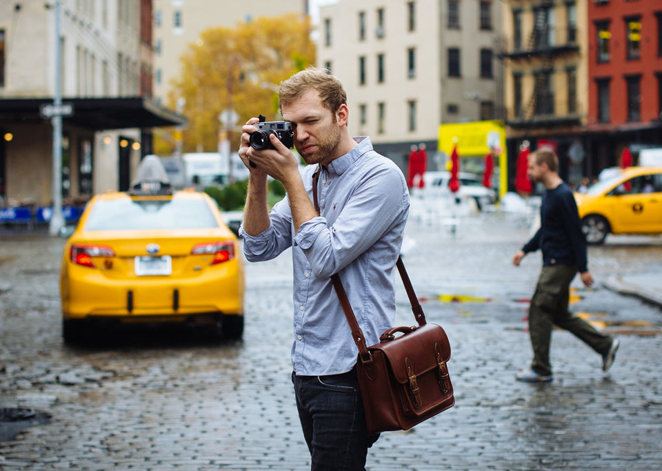 ONA Brooklyn Shoulder Messenger Bag (Black)
