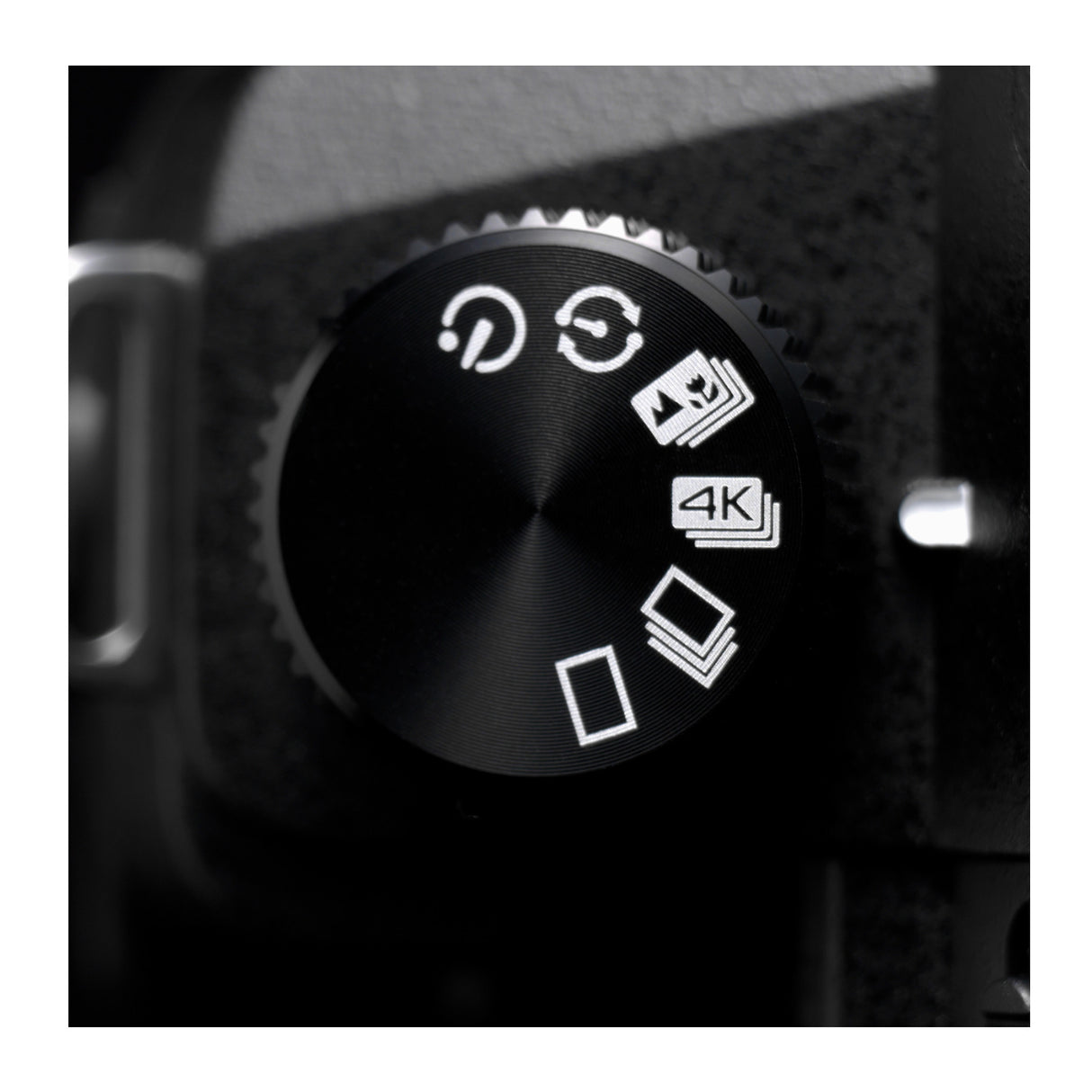 Panasonic LUMIX FZ1000 II 16x 25-400mm LEICA DC Lens Digital Camera (Black)