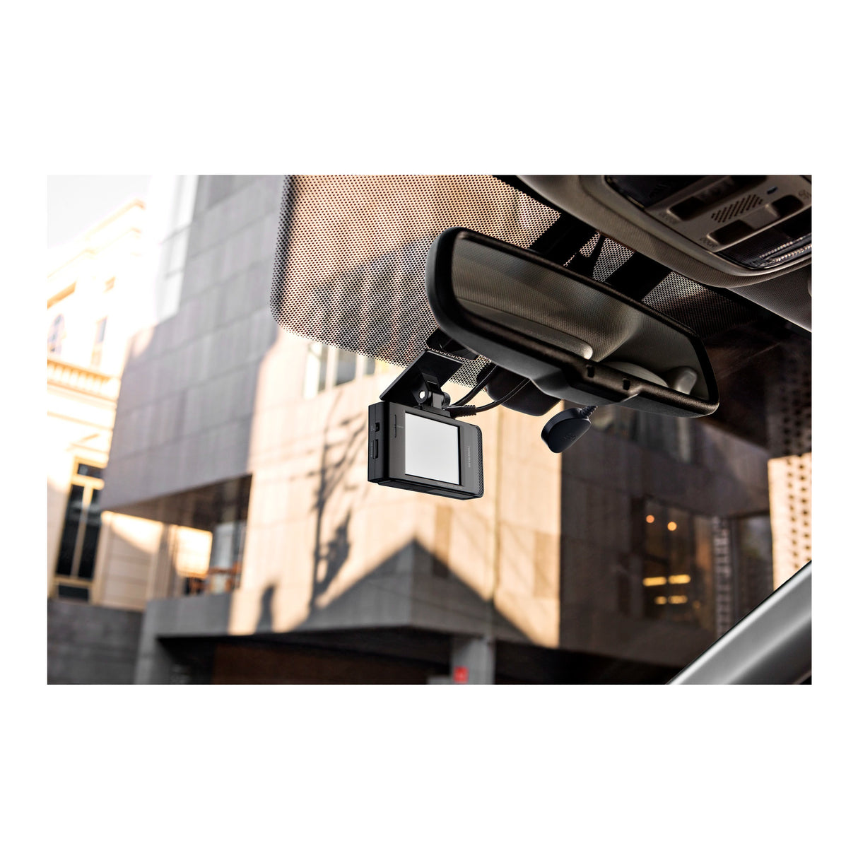 Thinkware X700 1080p 2.7-Inch LCD Dash Cam