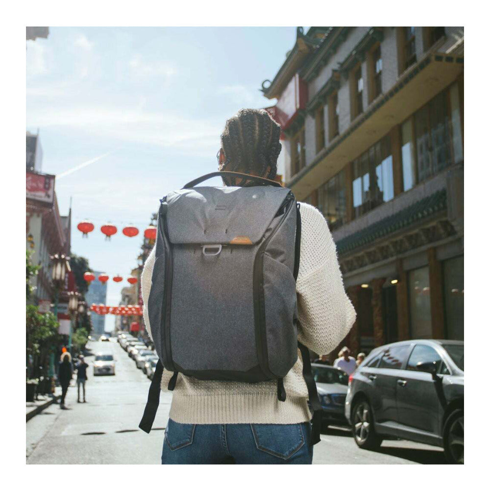 Peak Design 30L v2 Everyday Backpack (Charcoal)