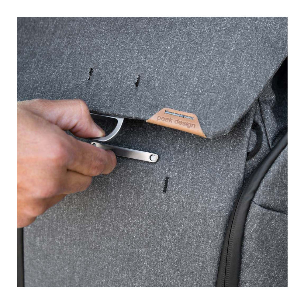 Peak Design 30L v2 Everyday Backpack (Charcoal)