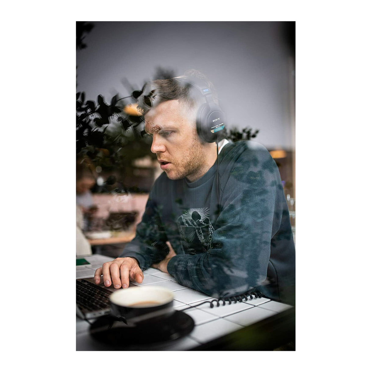 Sony MDR7506 Folding Professional Closed Ear Headphones with Knox Gear Nylon Braided 3.5mm Cable