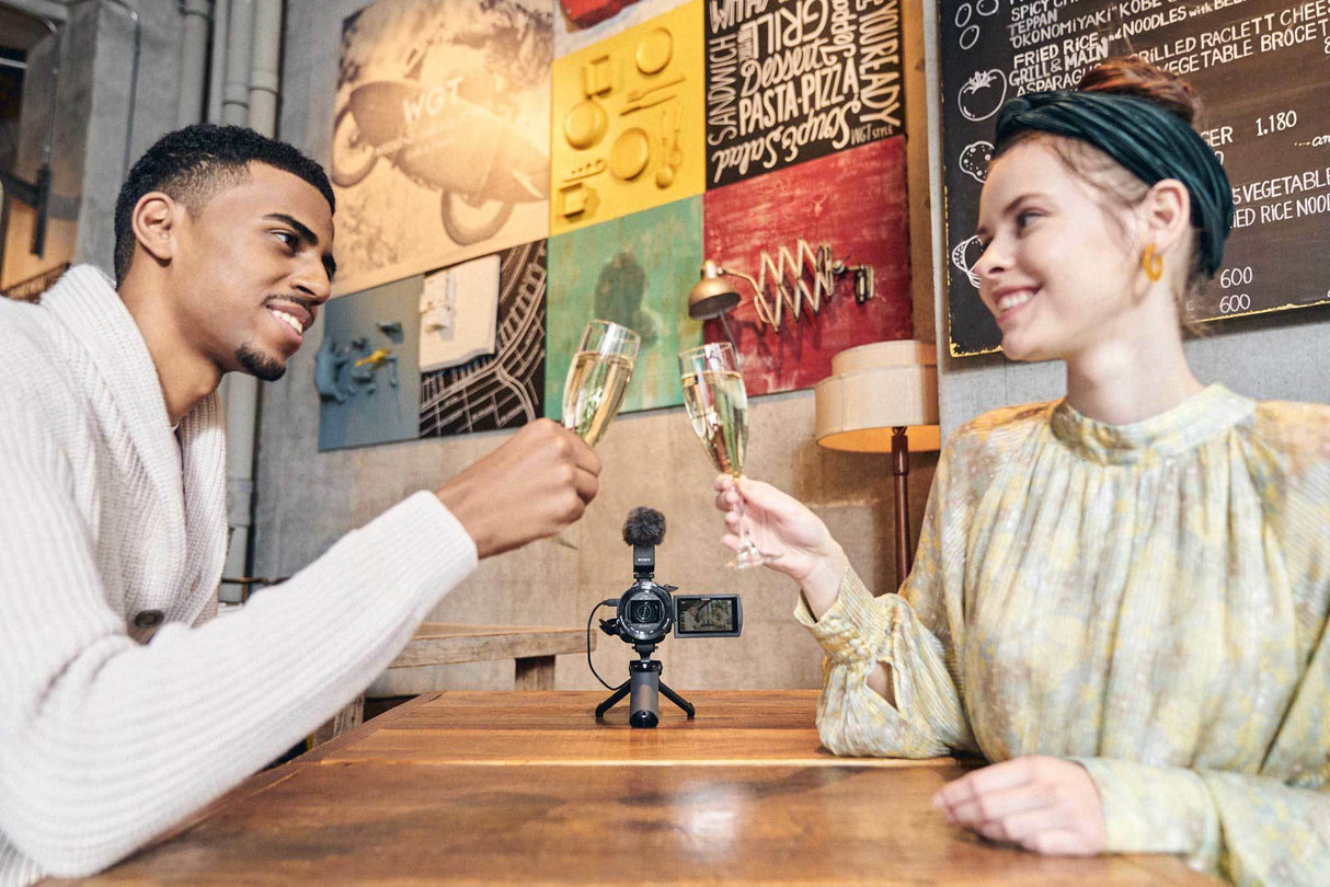 Sony FDR-AX43A/B 4K Handycam Camcorder with low-light 16:9 Exmor R CMOS sensor