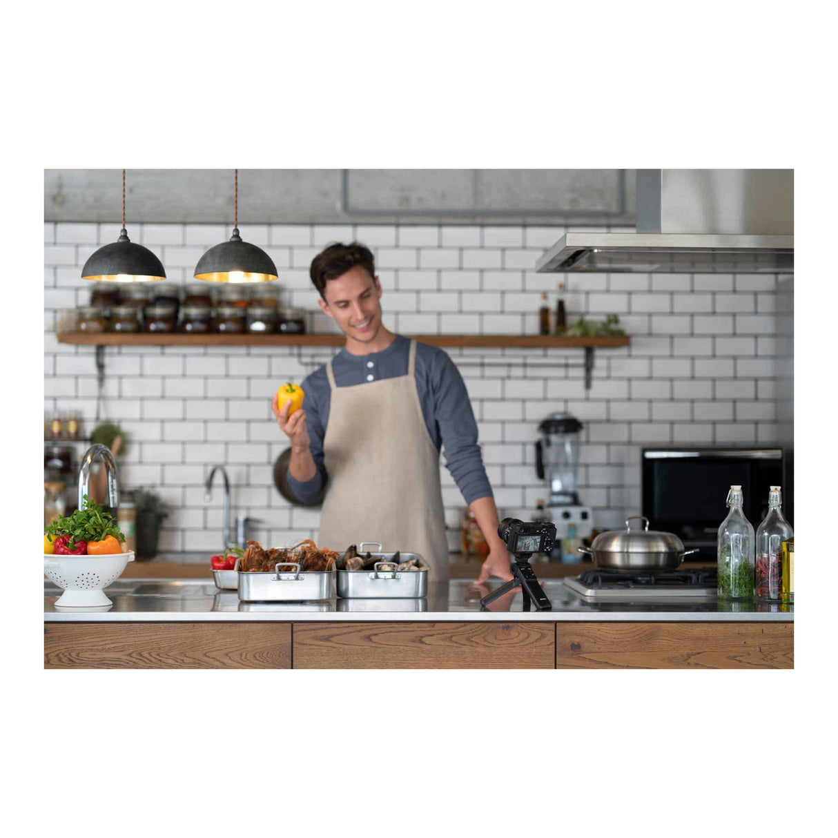 Sony ZV-1F Vlog Camera (White) With Vlogger Kit, Shotgun Microphone, Camera Case and Accessory