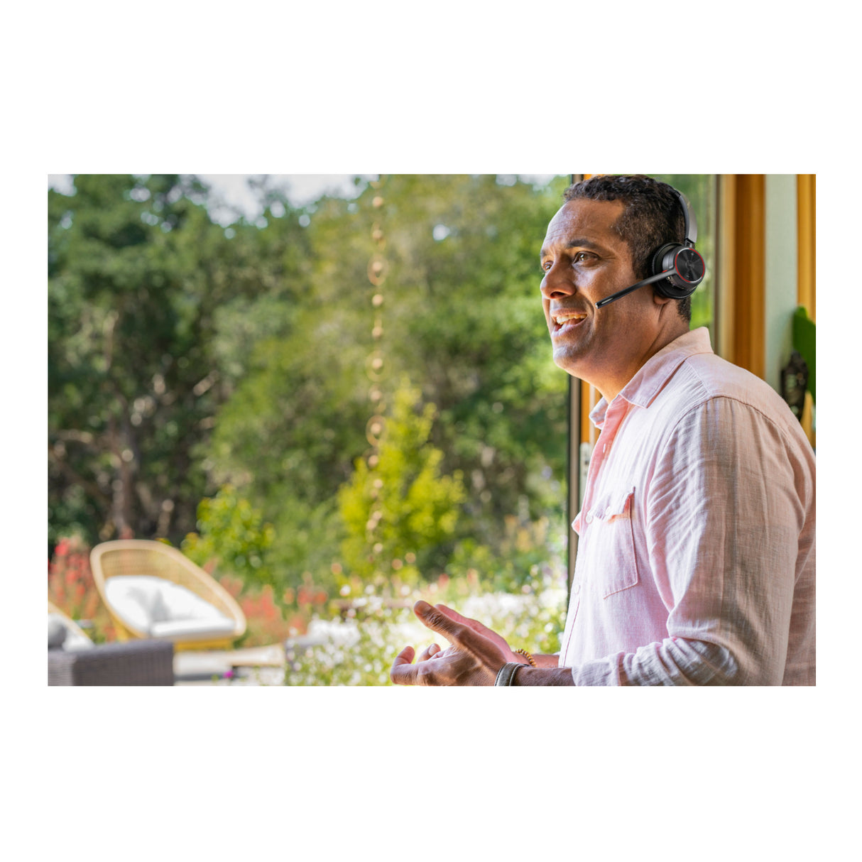 Poly Plantronics Voyager 4320 UC Wireless Headset and Charge Stand Teams