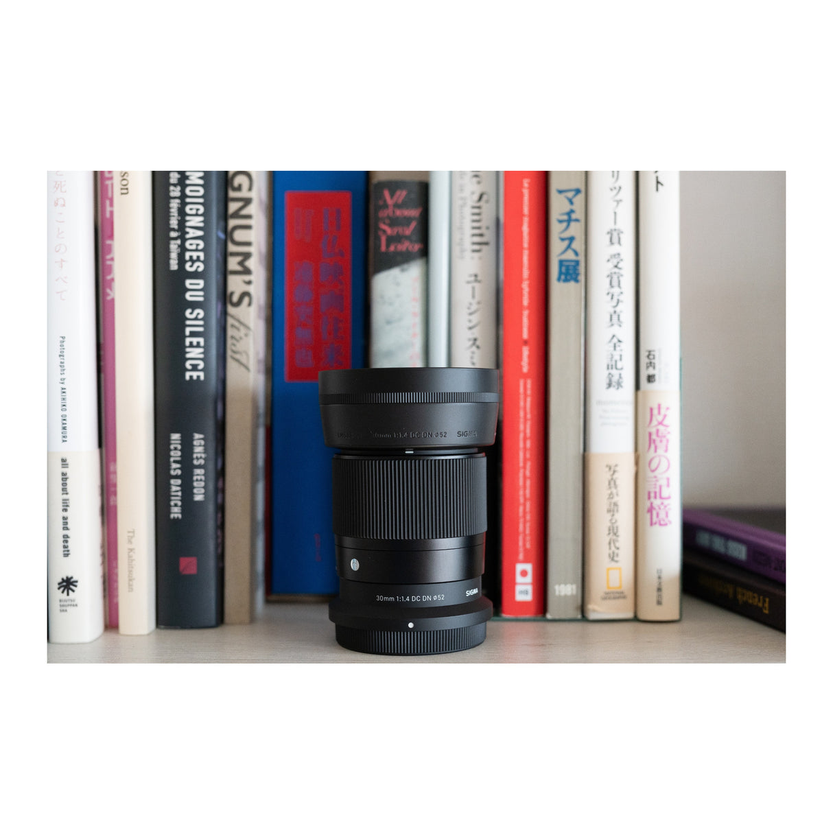 Sigma 30mm F1.4 DC DN Contemporary Lens for Nikon Z Mount Mirrorless Camera with LH586-01 Lens Hood