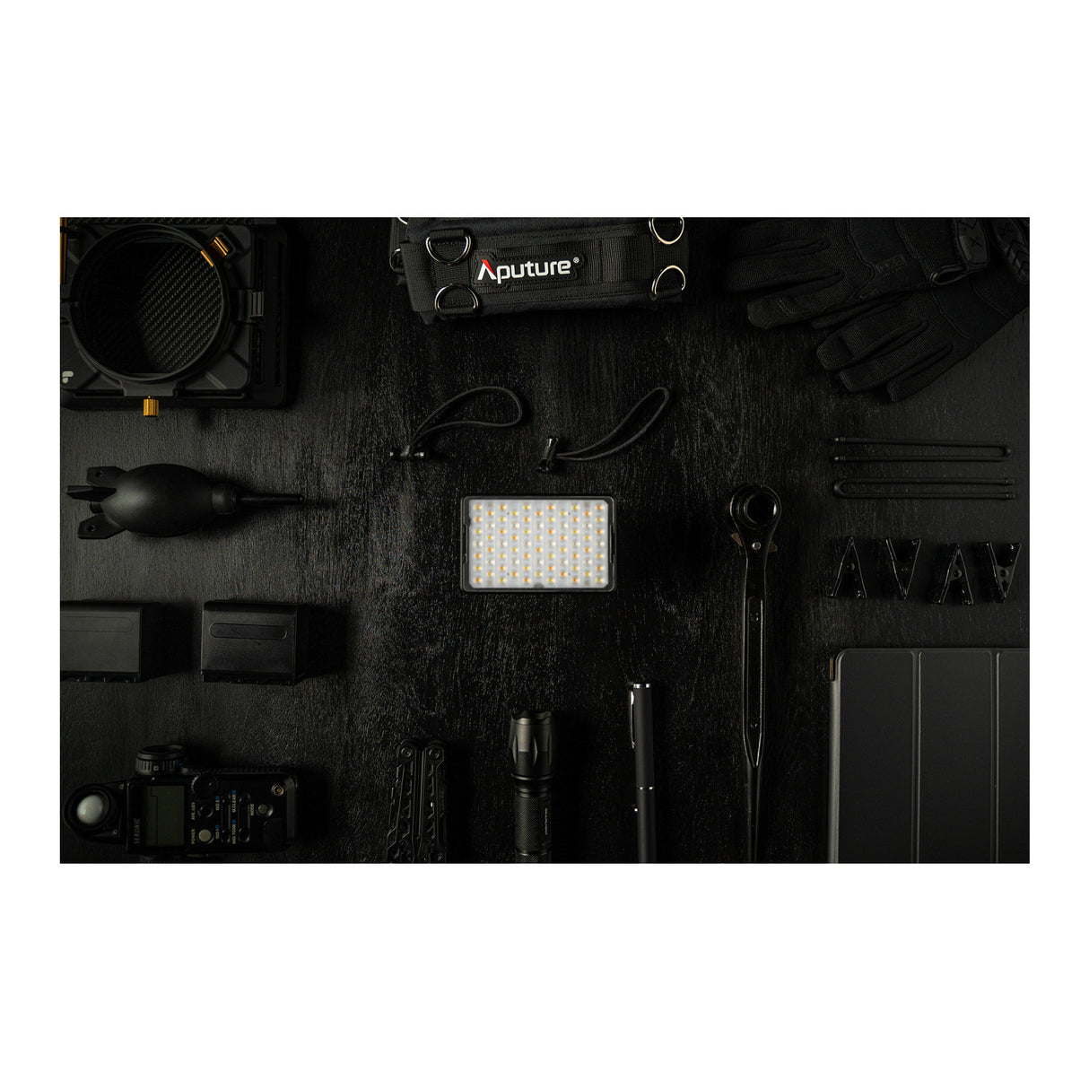 Aputure MC Pro 5W RGBWW Mini LED Panel Light