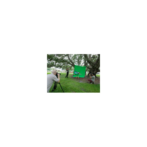 Westcott X-Drop Wrinkle-Resistant Backdrop Kit (Chroma-Key Green, 5 x 7 Feet)