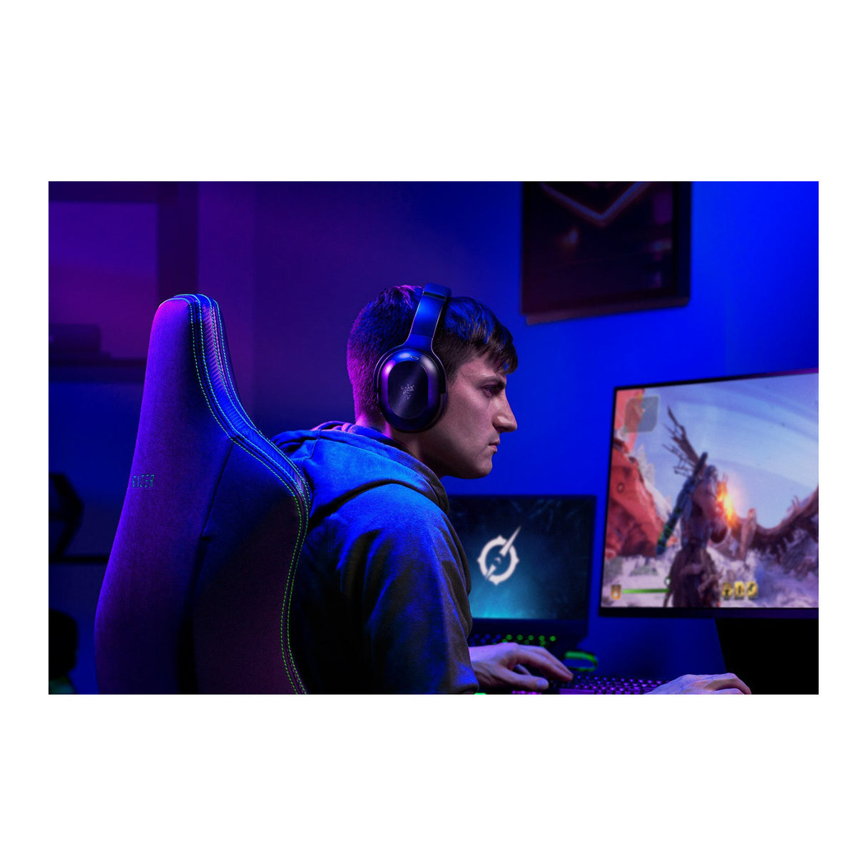 Razer Barracuda Pro Wireless Stereo Gaming Headset with Hybrid ANC, Thx AAA, and Microphones (Black)