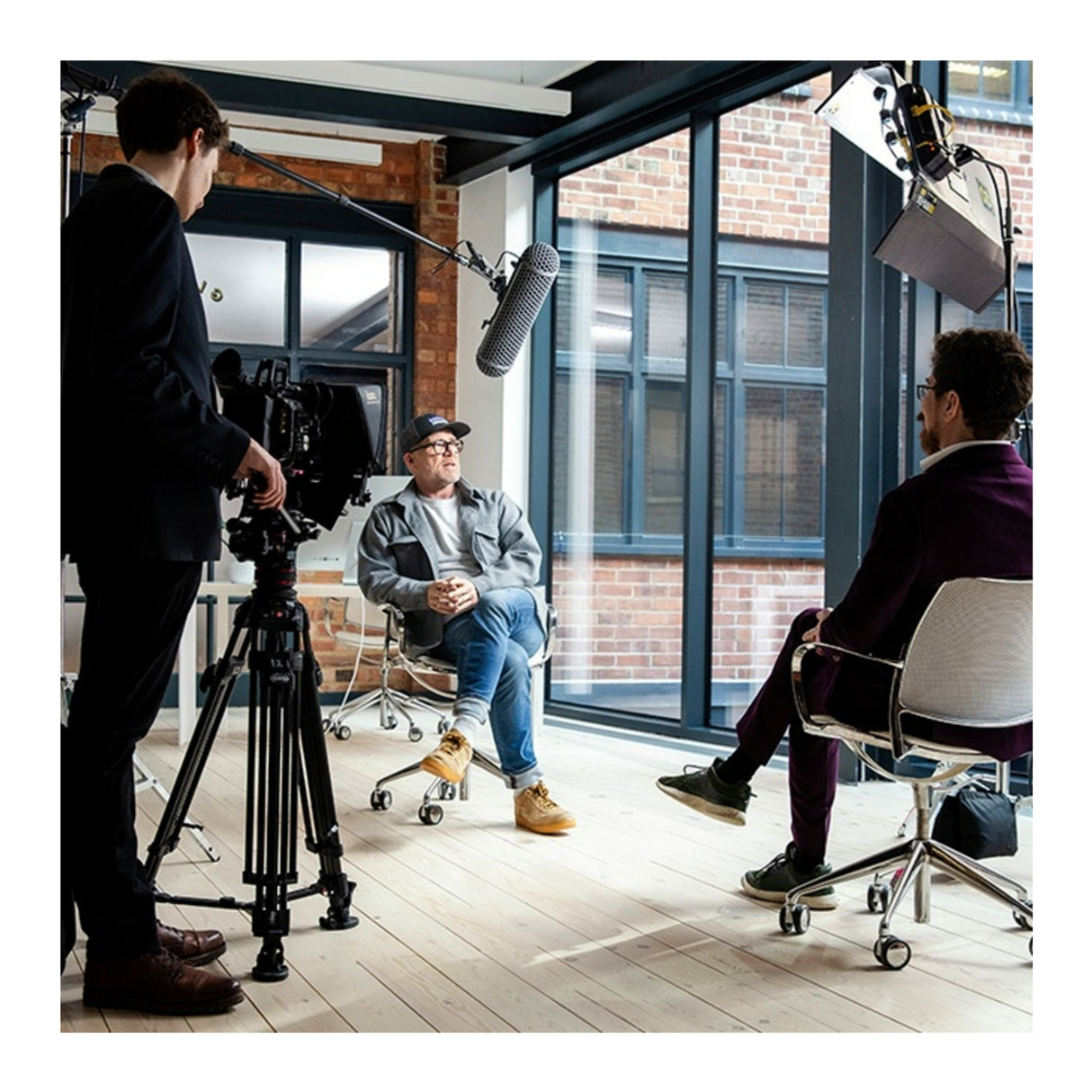 Manfrotto Nitrotech 612 Series Fluid Video Head with Twin Alu Tripod (Black)