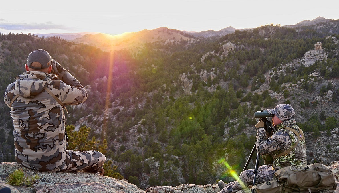 SWAROVSKI OPTIK 10x50 EL Binoculars with FieldPro Package (Green) with Smartphone Adapter Bundle