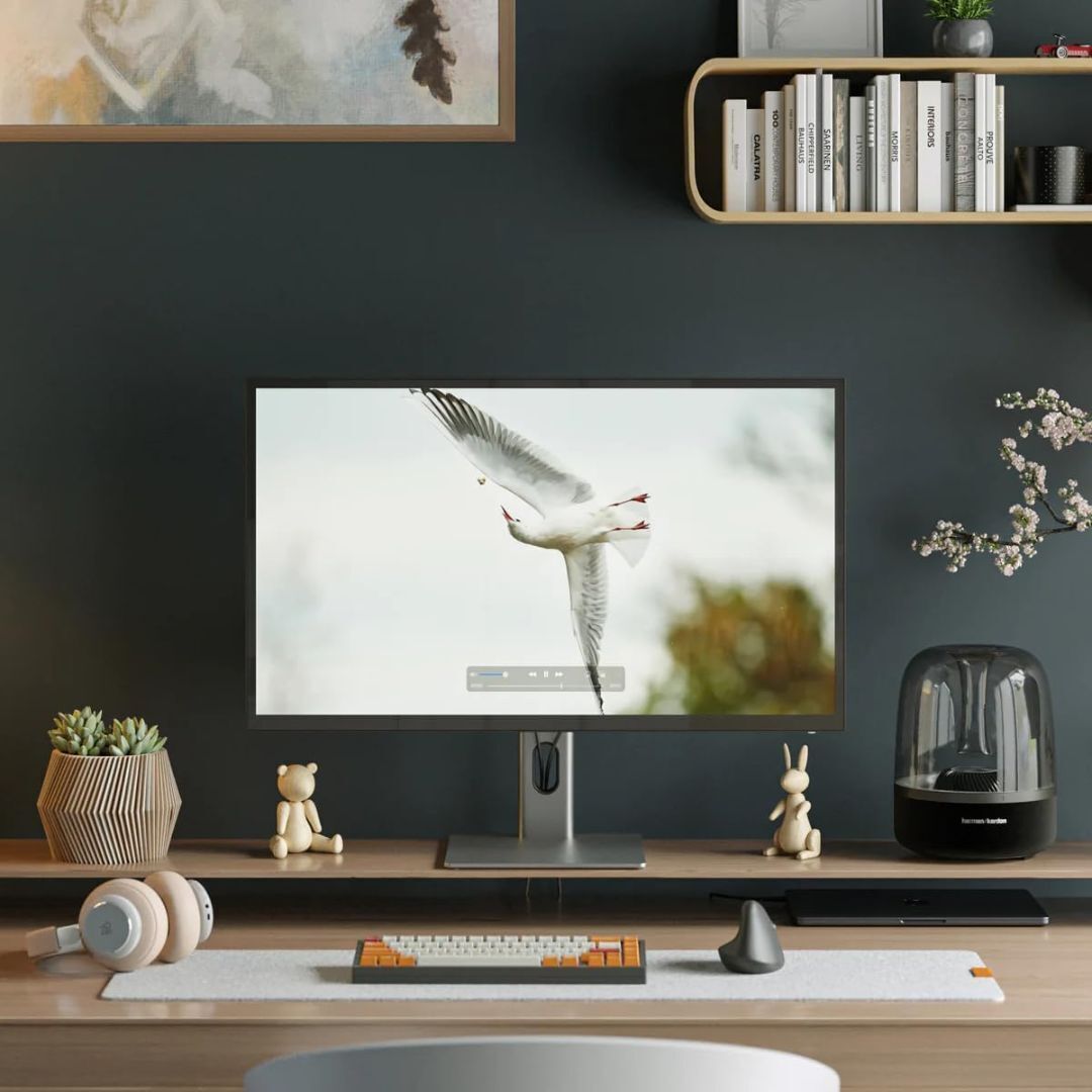 ALOGIC Clarity Max 32-Inch UHD 4K Studio-Grade Monitor with USB-C Power Delivery and HDR400 Support