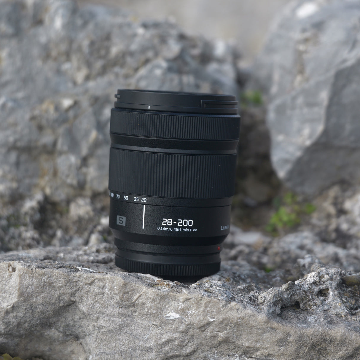 Panasonic LUMIX S 28-200mm F4-7.1 MACRO O.I.S. Full Frame Camera Lens with Flexible Framing