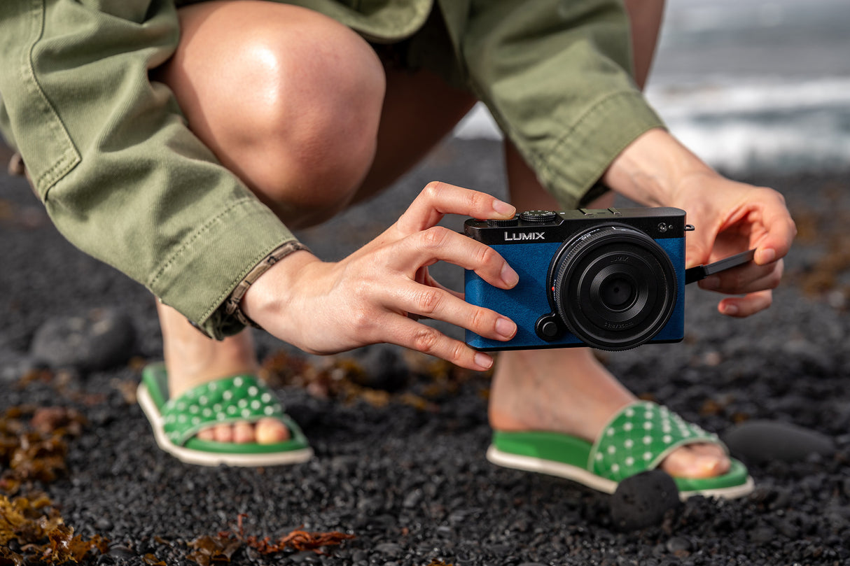 Panasonic Lumix S9 Full-Frame Mirrorless Camera with 20-60mm F3.5-5.6 Lens (Blue)