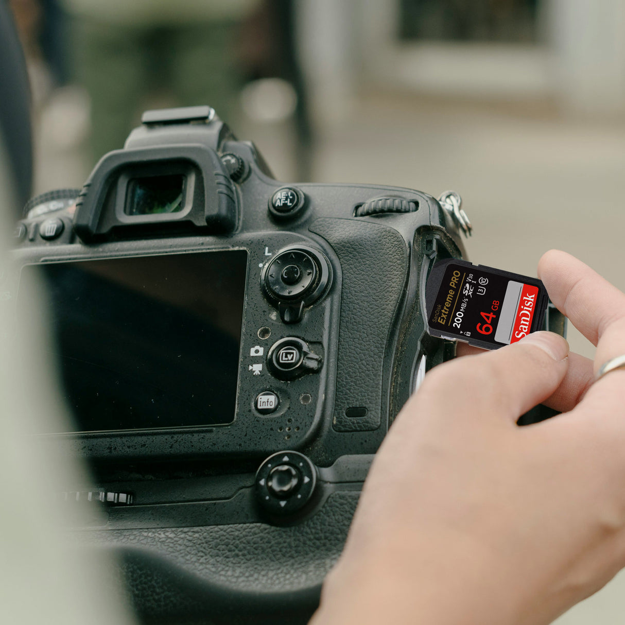 Sigma 24-70MM F2.8 DG DN II ART Lens, Sony E Mount Bundle with SanDisk 64GB SDXC UHS-I Memory Card