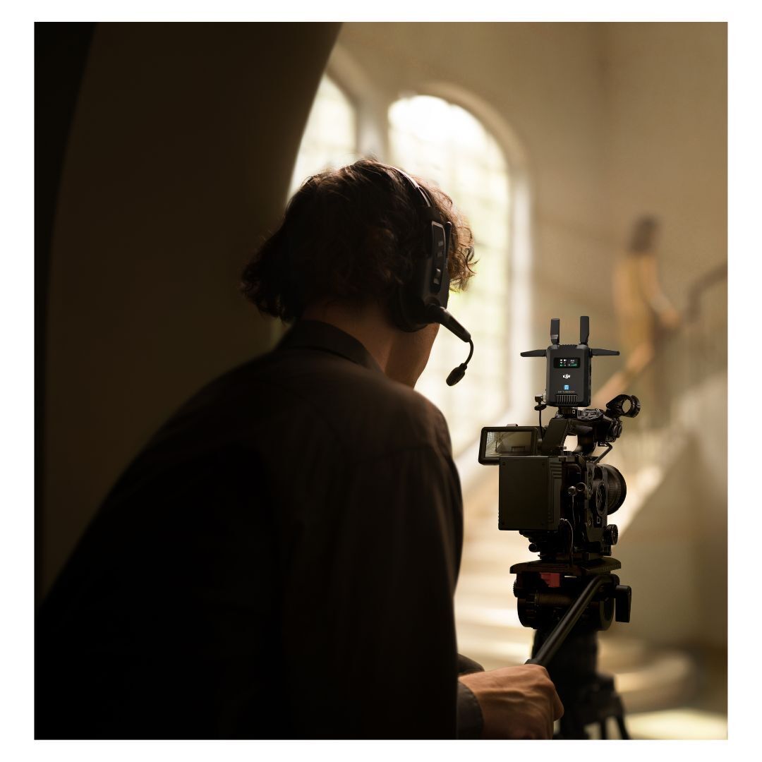 DJI SDR Transmission Transmitter with Lightweight Design and Foldable Antennas