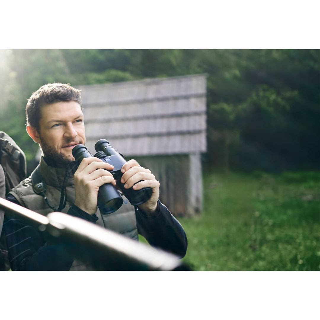 ZEISS Conquest HDX 10x56 Binocular with 90 Percent Light Transmission and Rugged Design (Black)