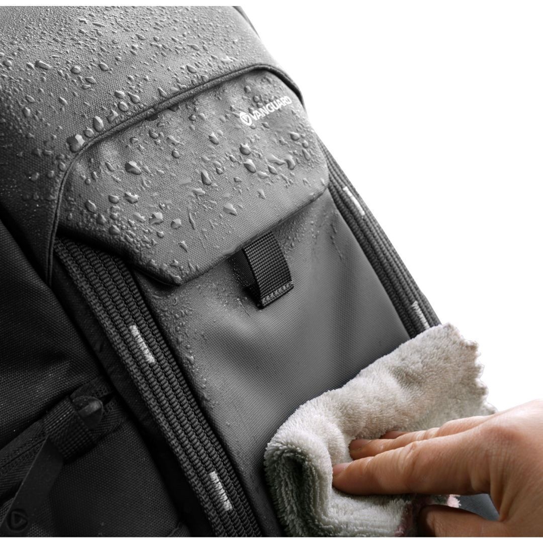 Vanguard VEO Adaptor R48 Rear Access Backpack with USB Port and Ergonomic Harness System (Gray)