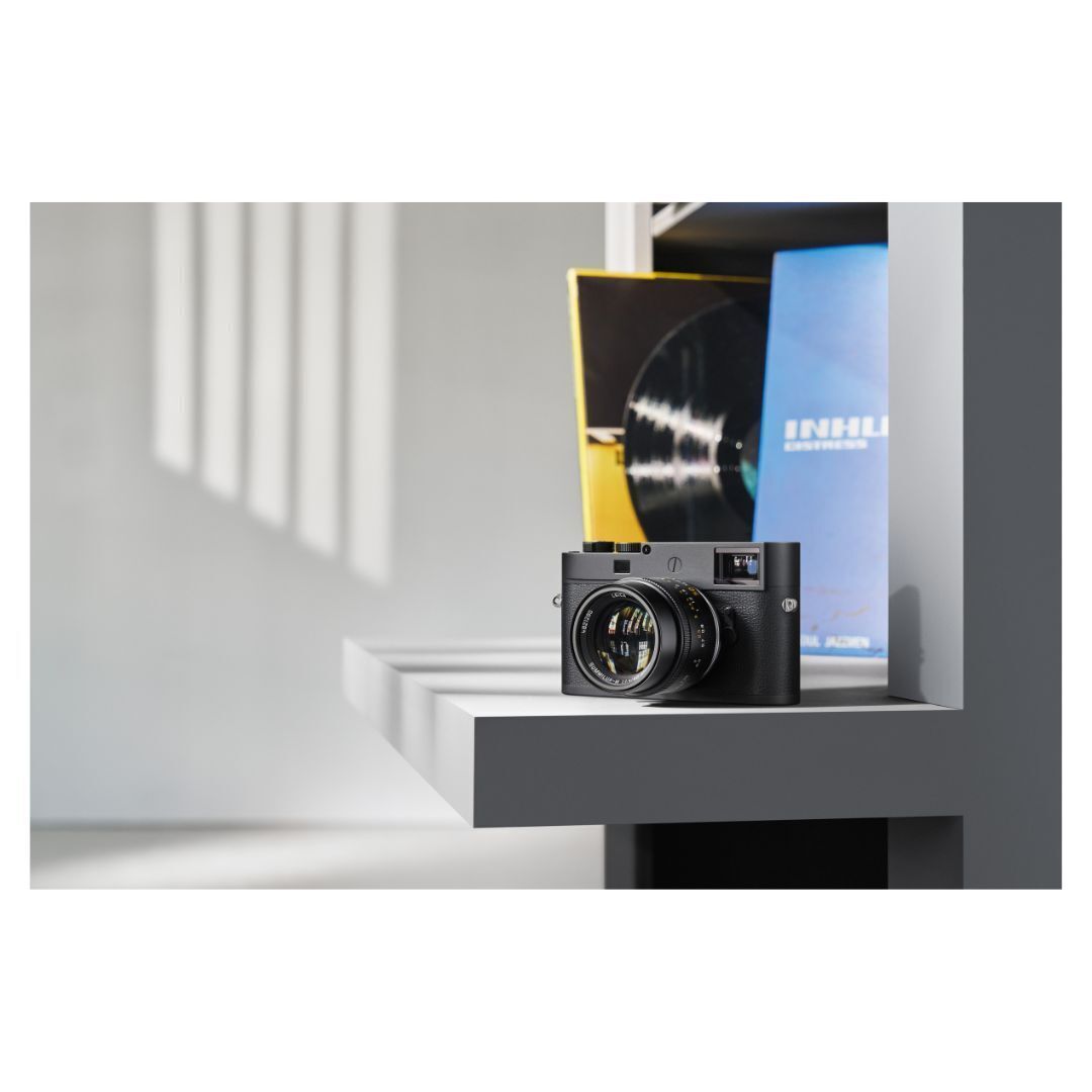 Leica M11-D Camera with BSI CMOS Sensor, Triple-Resolution Technology and Wi-Fi Connectivity (Black)