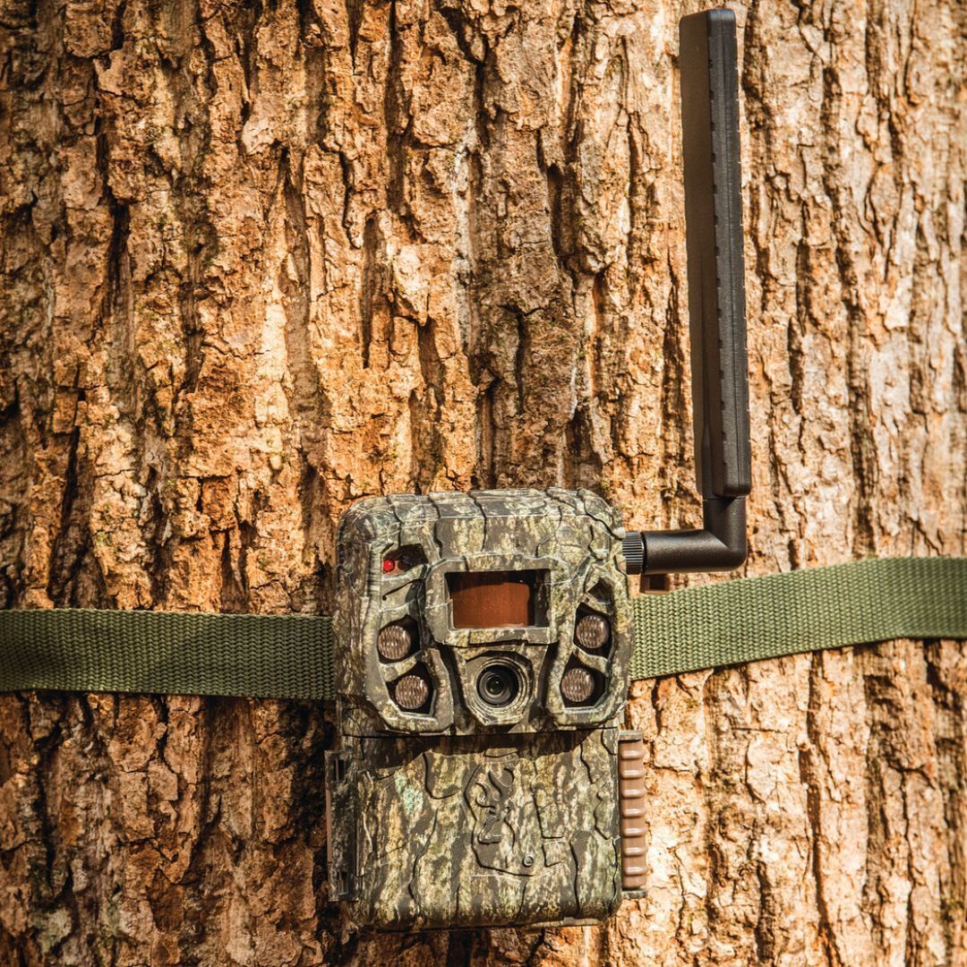 Browning Trail Camera 24MP Defender Wireless Vision Pro HD (4-Pack) with 4x Memory Card Bundle