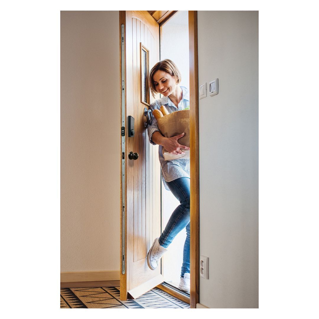 Lorex Bluetooth Deadbolt Smart Lock with Touchpad, 2-Layer Encryption, and Lorex App Support (Black)