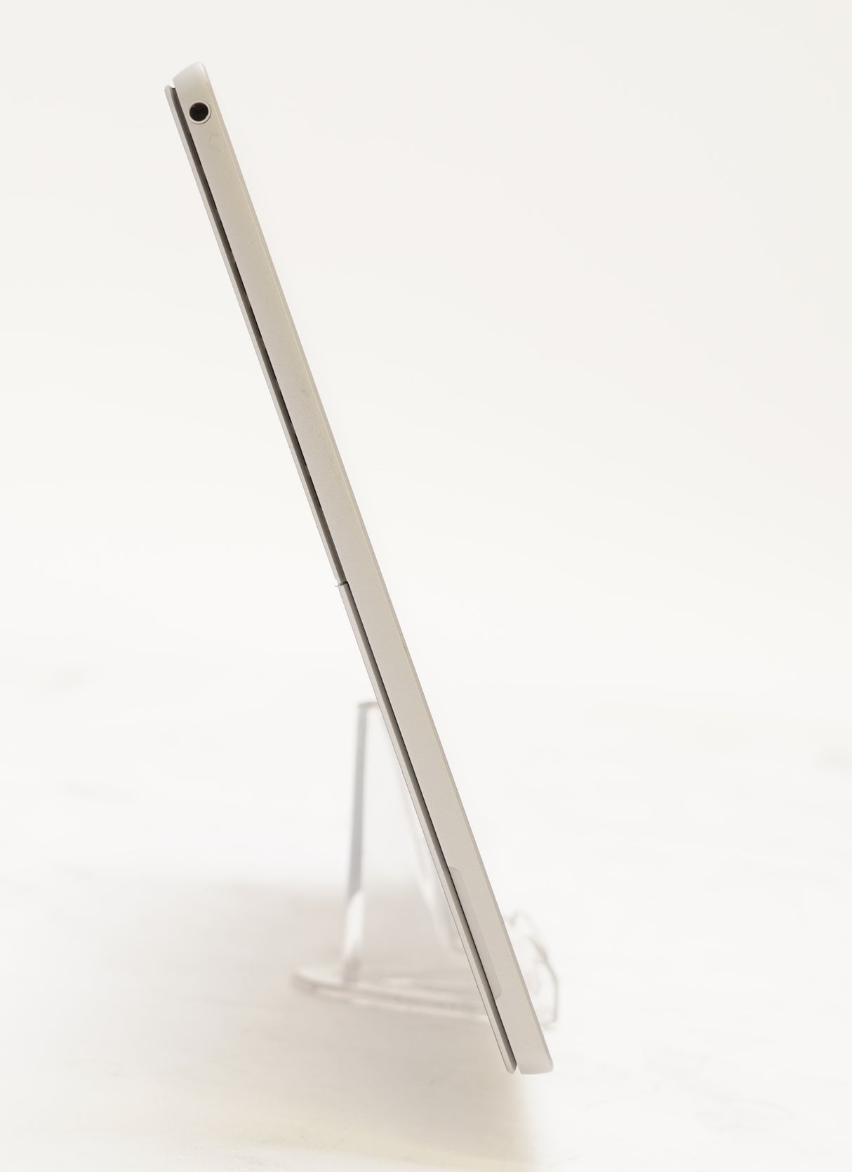 Microsoft Surface Pro 7 12.3″ Tablet (i5-1035G4, 16GB RAM, 256GB SSD)