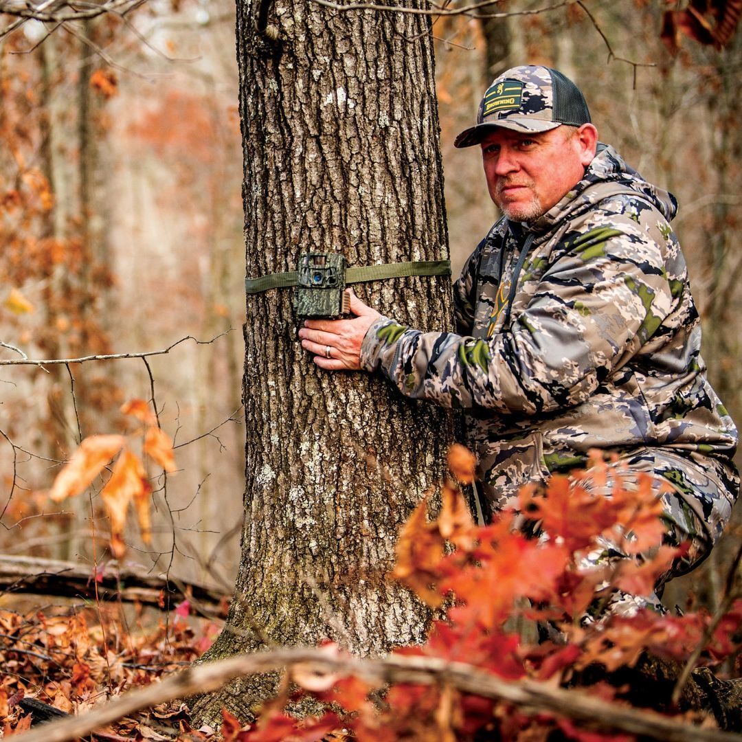 Browning Trail Cameras Dark Ops FHDR 26MP 4 Infrared LED Night Vision Camera with Memory Card Bundle