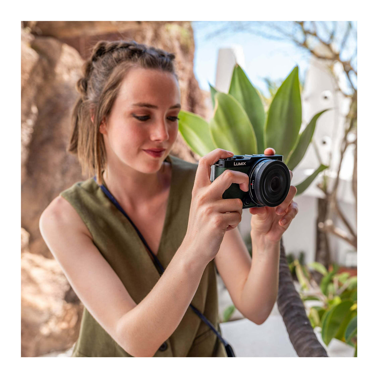 Panasonic S-R26 Lumix S 26mm F8 Lens with Manual Focus and Lightweight Body (Black, Refurbished)