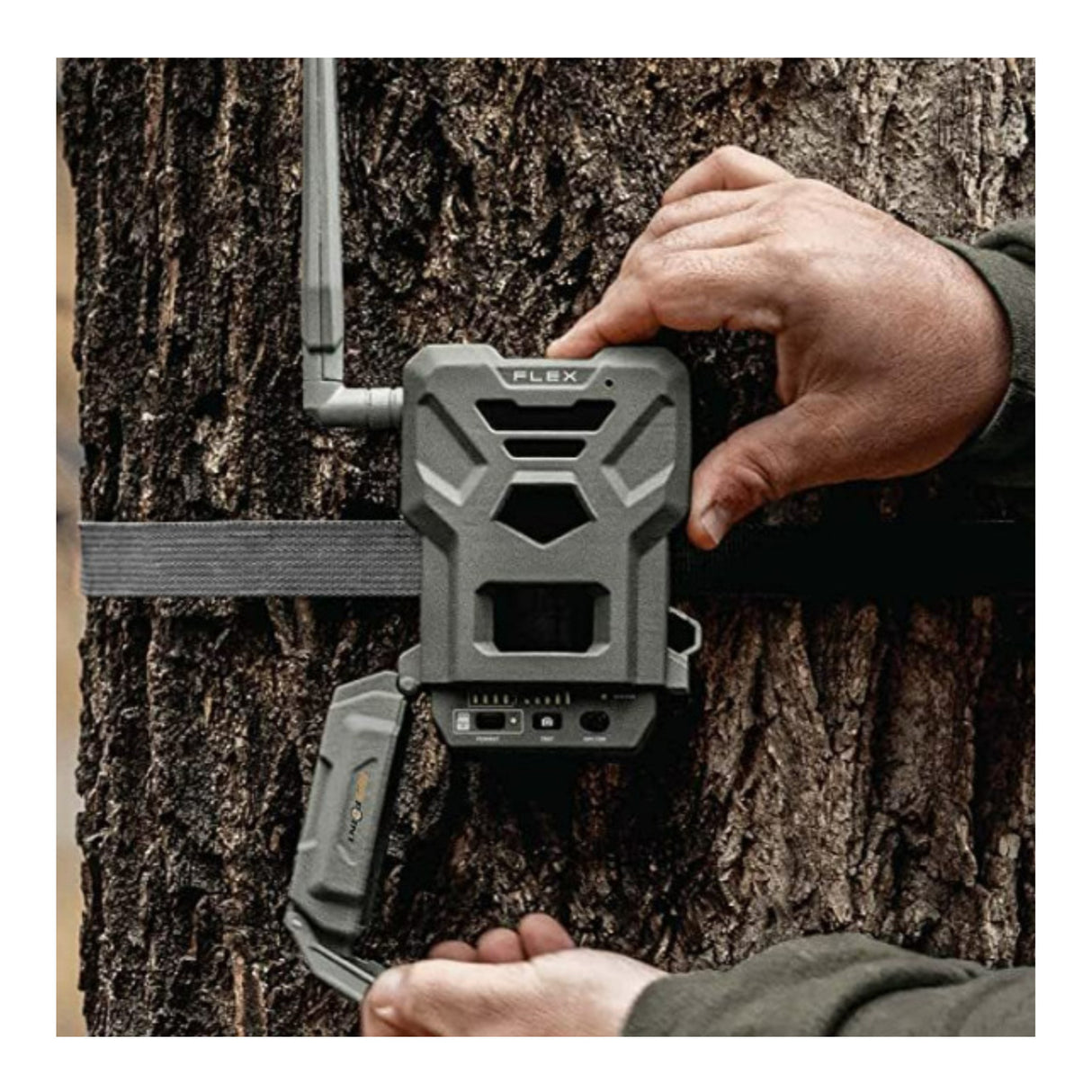 SPYPOINT FLEX DARK GPS Cellular Trail Camera 40MP 1080p Video No WiFi with Battery Pack 32GB Card.