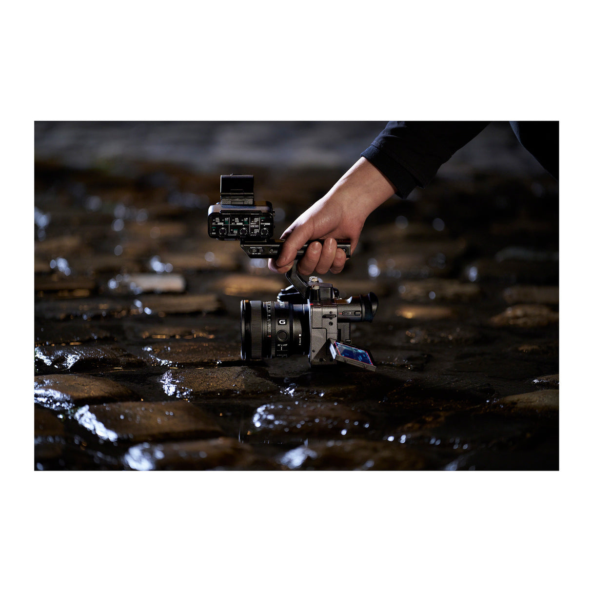 Sony Cinema Line FX2 Full-frame Cinema Camera with XLR Handle with Dual Base ISO