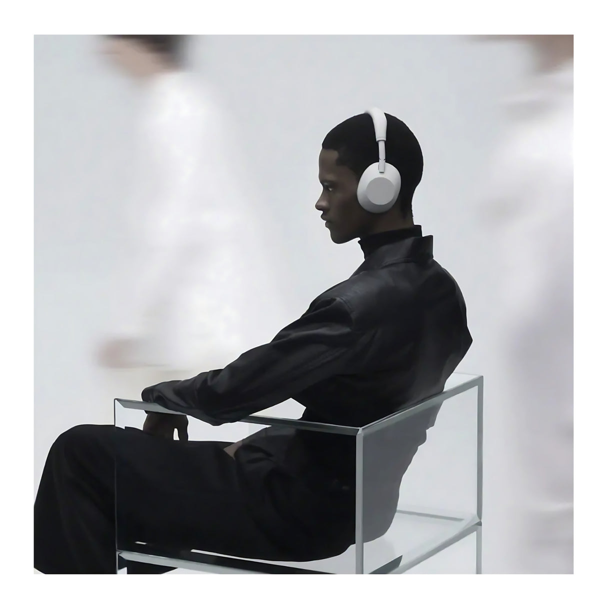 Sony WH-1000XM6 Wireless Noise-Canceling Headphone and Accessory Bundle (Silver)