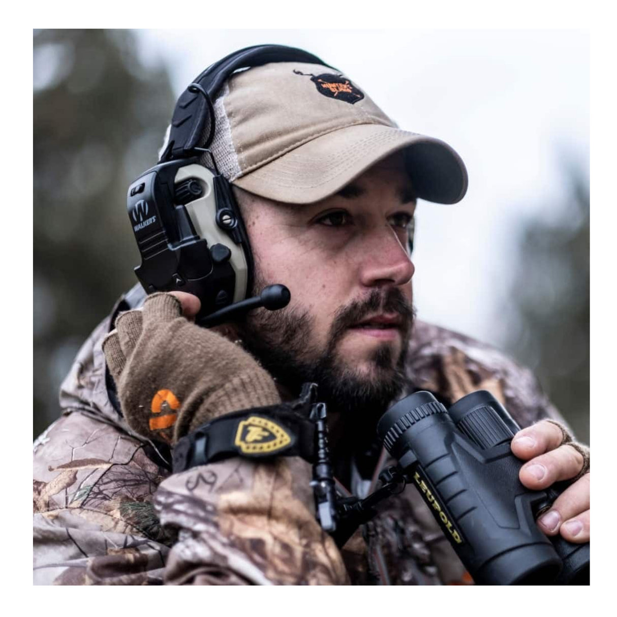 Walkers Razor Walkie Talkie Bundle with Ear Muff (Raid Kryptek) and Accessories