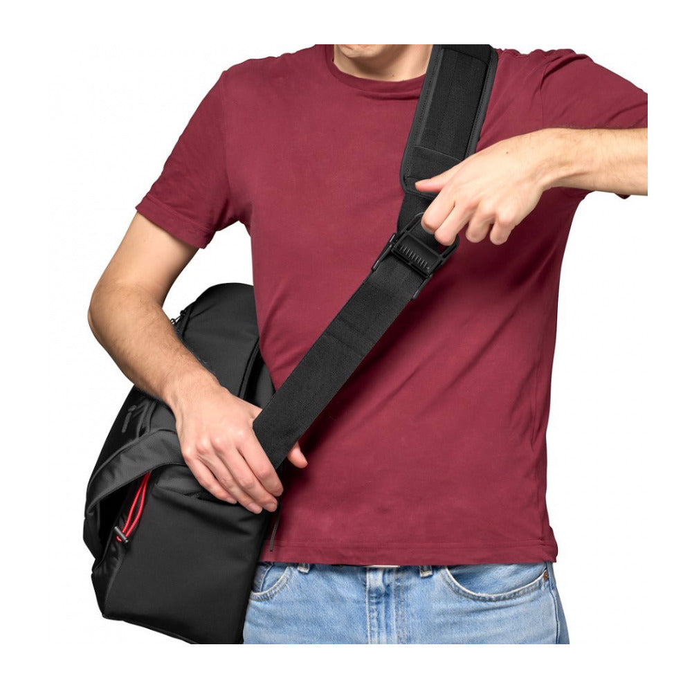 Manfrotto Advanced Messenger Camera Bag M III (Black)