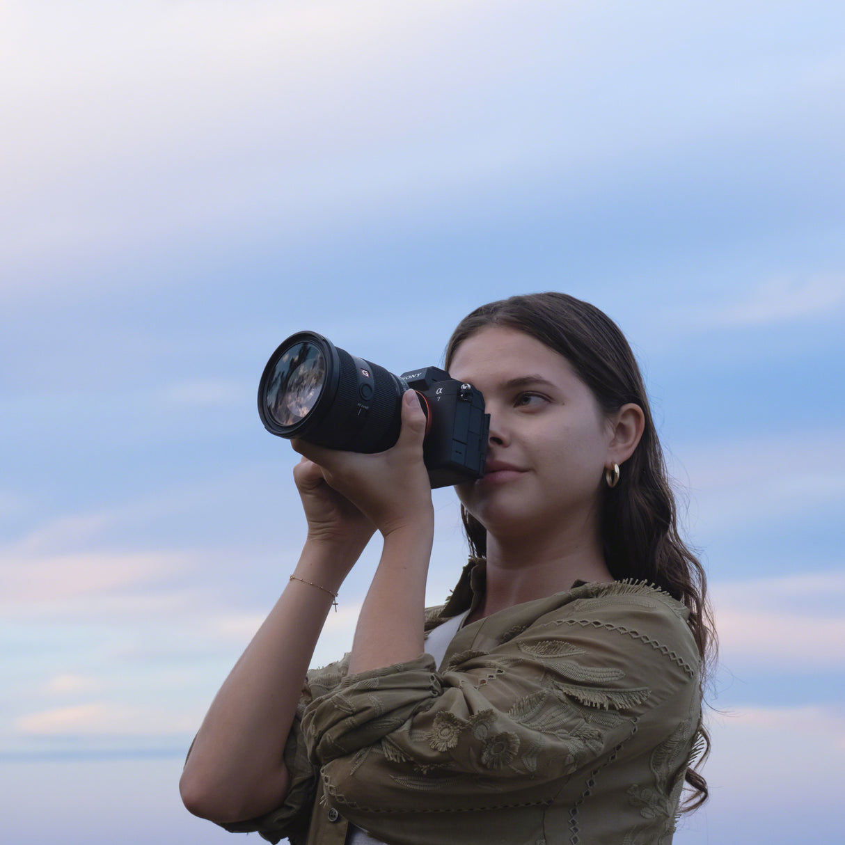 Sony Alpha 7V Full-frame Mirrorless Camera with 28-70mm m2 Lens