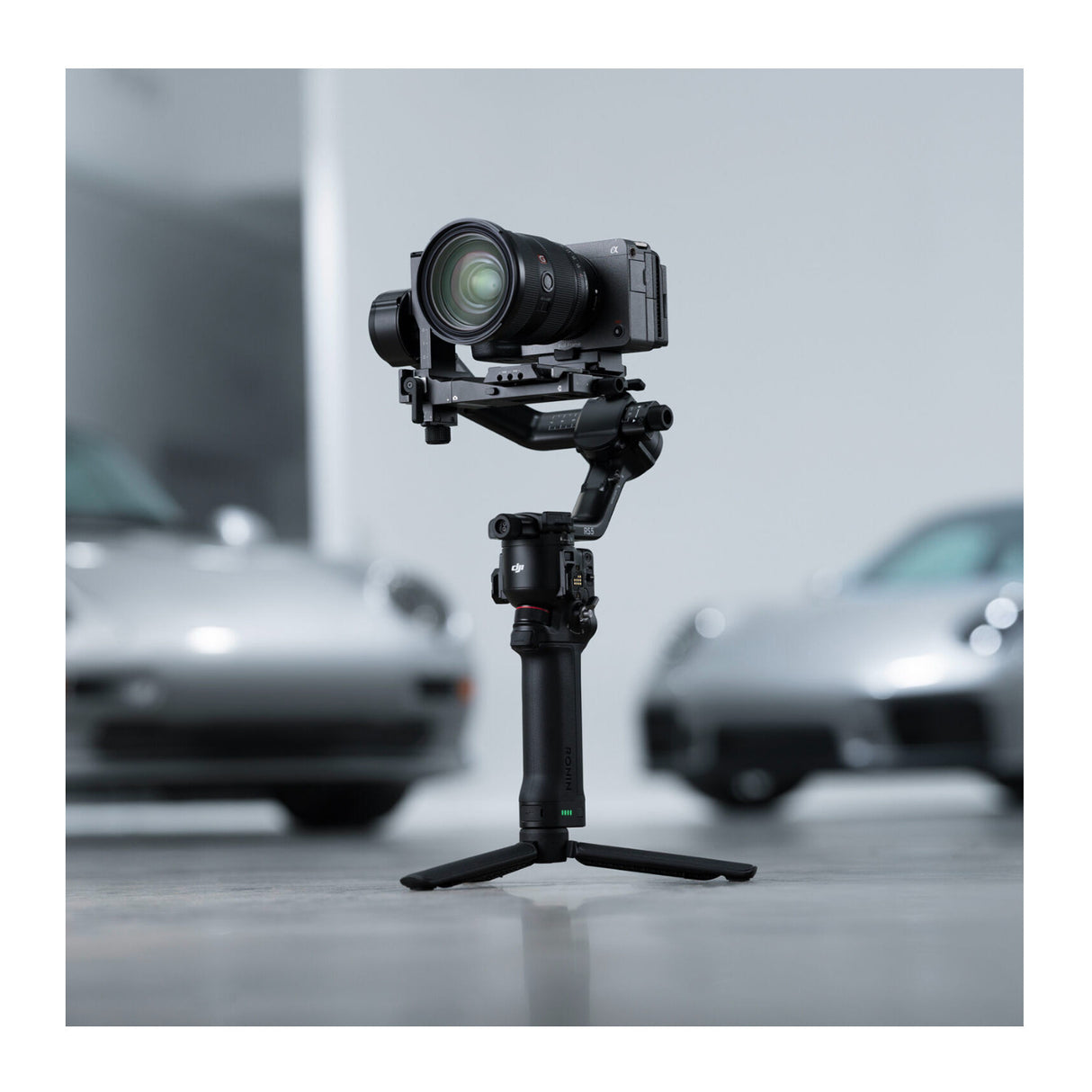 DJI RS 5 Gimbal Stabilizer with Separate AI Tracking and Framing Module (Black)