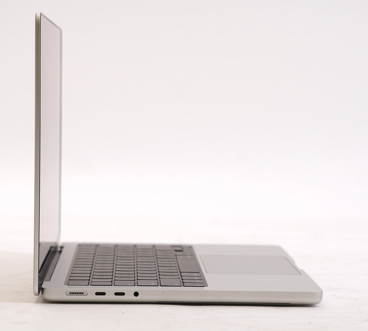Apple MacBook Pro with Apple M1 Pro chip (14 inch, 16GB RAM, 512GB SSD, Silver) (Used)