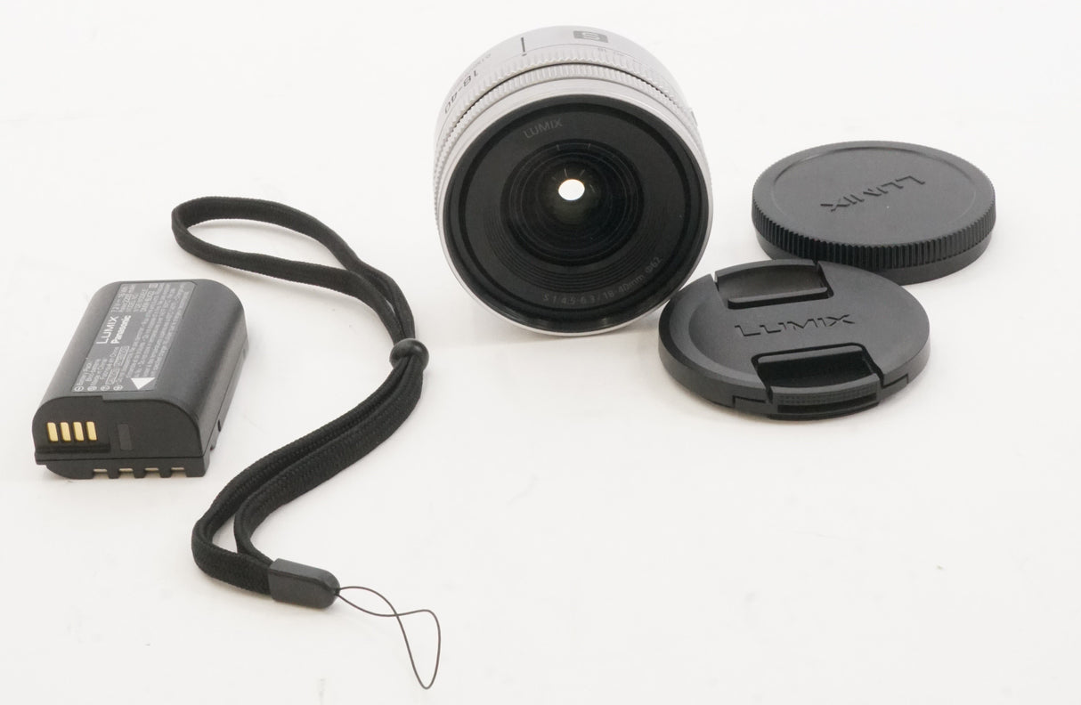 LUMIX S9 S 18-40mm Lens Kit - Black and Silver (DC-S9NSB9) (Used)