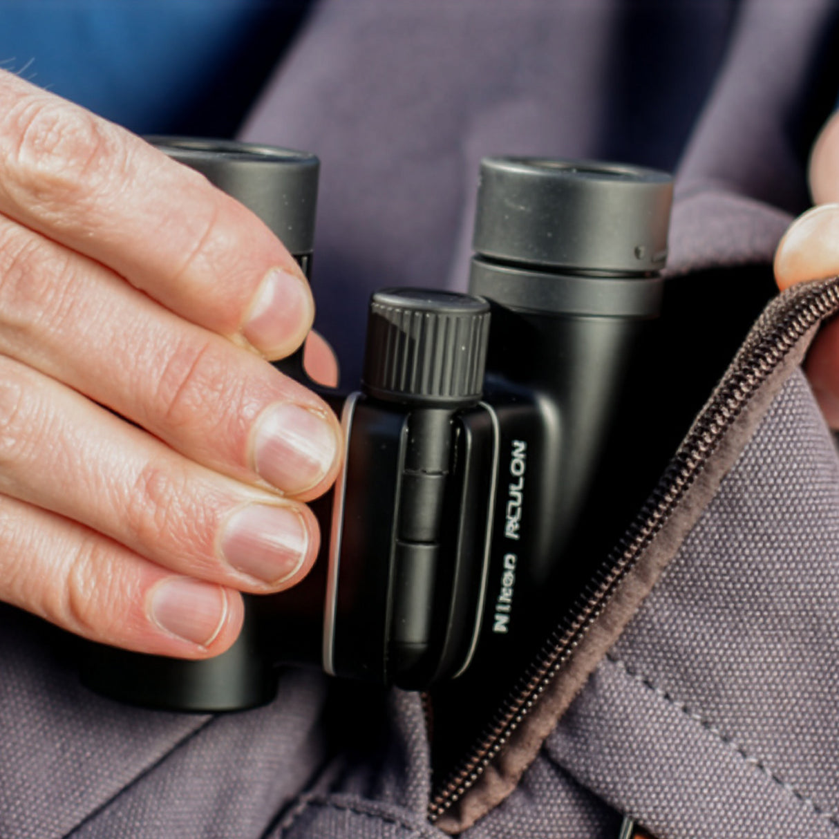 Nikon Aculon T02 10x21 Black Multi-coated Compact Binoculars Bundle with Lens Cleaning Pen - 7