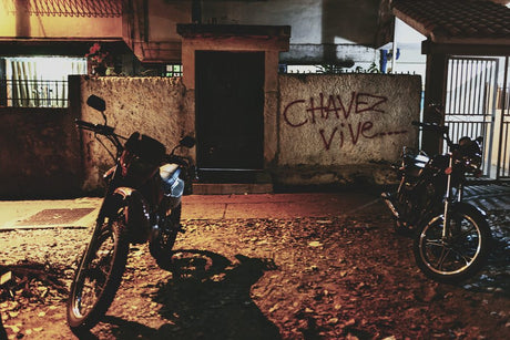 Venezuelan Photojournalist Transitions from Street Art to Resistance Photography