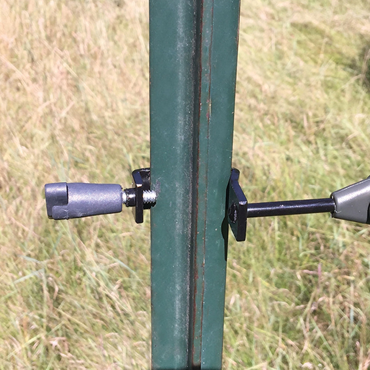 HME Products T-Post Trail Camera Holder (8-Pack) with Card Reader