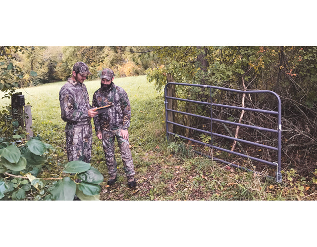 Cuddeback 20MP X-Change Color Day & Night Trail Camera Kit, 4-Pack Accessory Kit