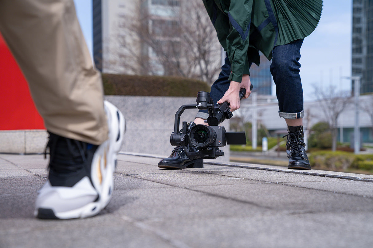 Sony FE 14mm f/1.8 GM Full-Frame Large-Aperture Wide-Angle Prime G Master Lens