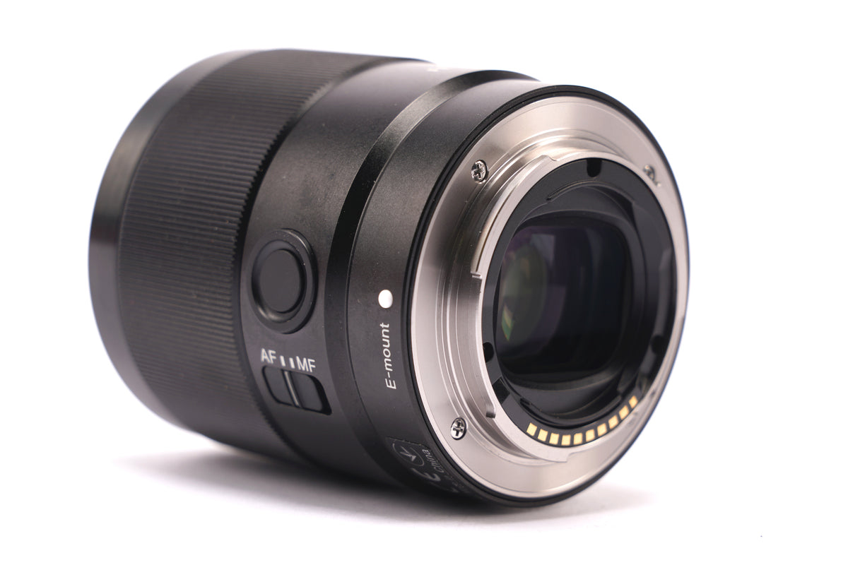 Sony FE 35mm f/1.8 Large Aperture Full-Frame E-Mount Prime Lens (Used)