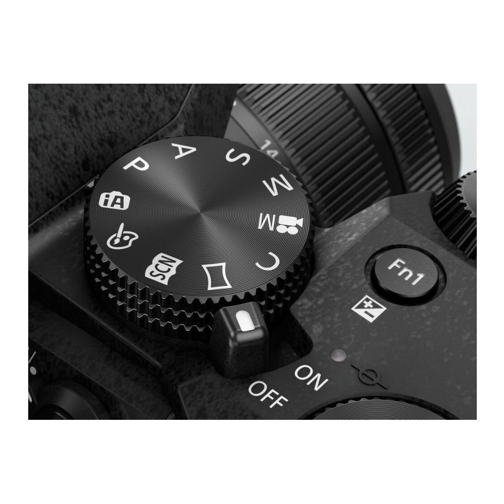 Panasonic LUMIX G7 Mirrorless Camera with 14-140mm Lens