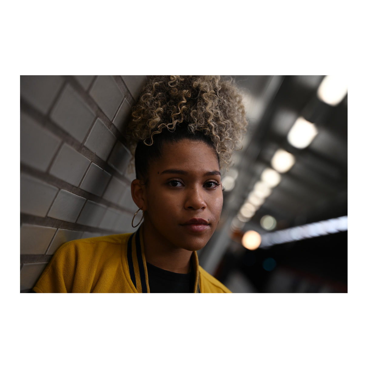 Nikon NIKKOR Z 28-75mm f/2.8 Lens with 64GB Card and Messenger Bag Bundle