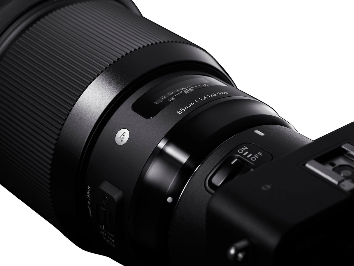 Sigma 85mm f/1.4 DG HSM Art Lens for Nikon F with USB Dock, Camera Bag and 64GB Memory Cards