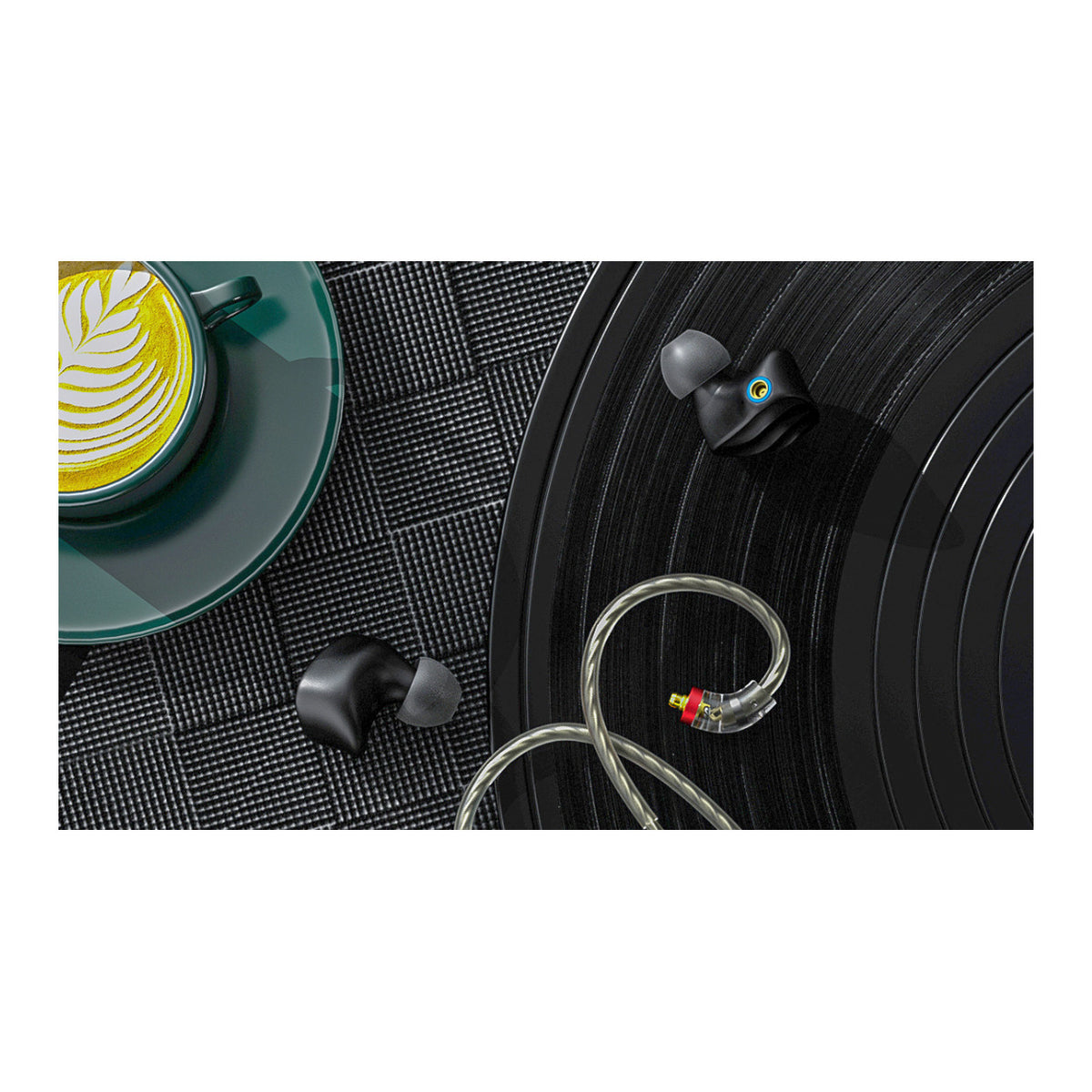 FiiO Dynamic Driver Hybrid Wired Earphones Bundle with Knox Gear Earphone Case