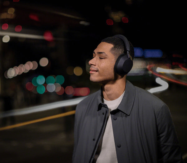 Sony WH-1000XM5 Wireless Noise Canceling Over-Ear Headphones (Black) with 10,000mAh Power Bank