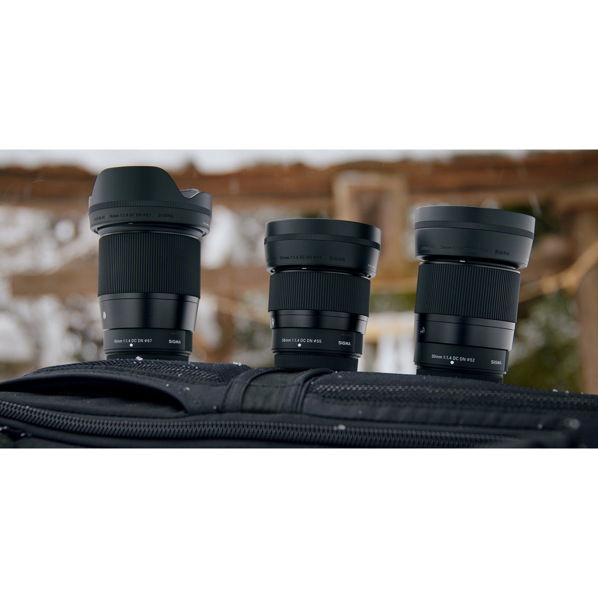 Sigma 16mm F1.4 Contemporary DC DN Lens for Fuji X Mount with Battery and Dual Charger Bundle