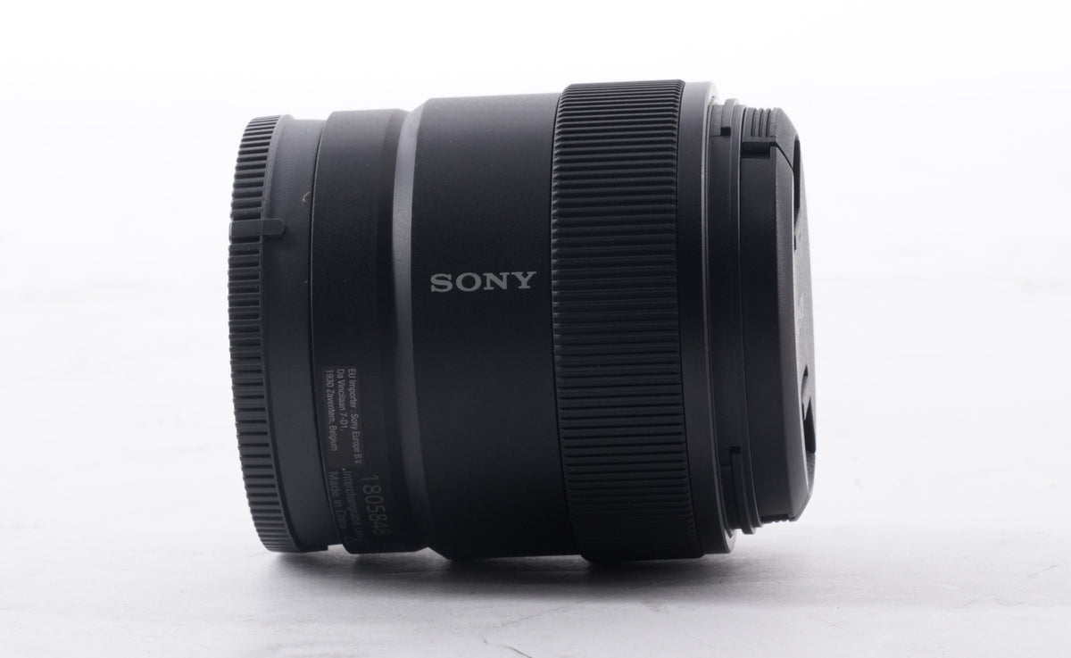Sony E 11mm F1.8 APS-C Ultra Wide Angle Prime Lens for APS-C cameras (SEL11F18) (Used)